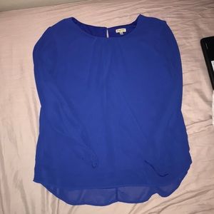 Cute blue blouse!